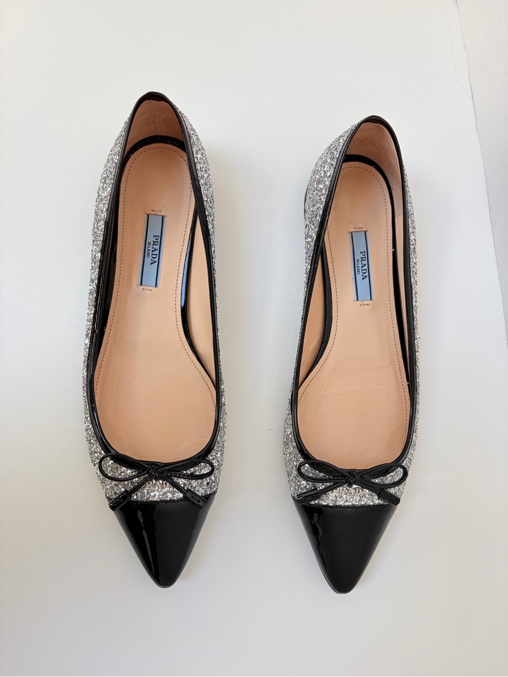 Prada Glitter Ballet Flats Pointed Toe Bow Patent Leather Silver Black Size 38.5 - Picture 4 of 15